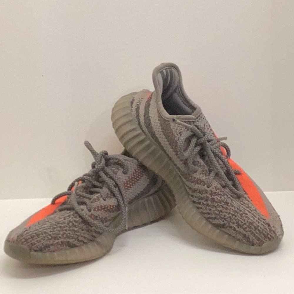 Yeezy 350 size 6🔥🔥🔥